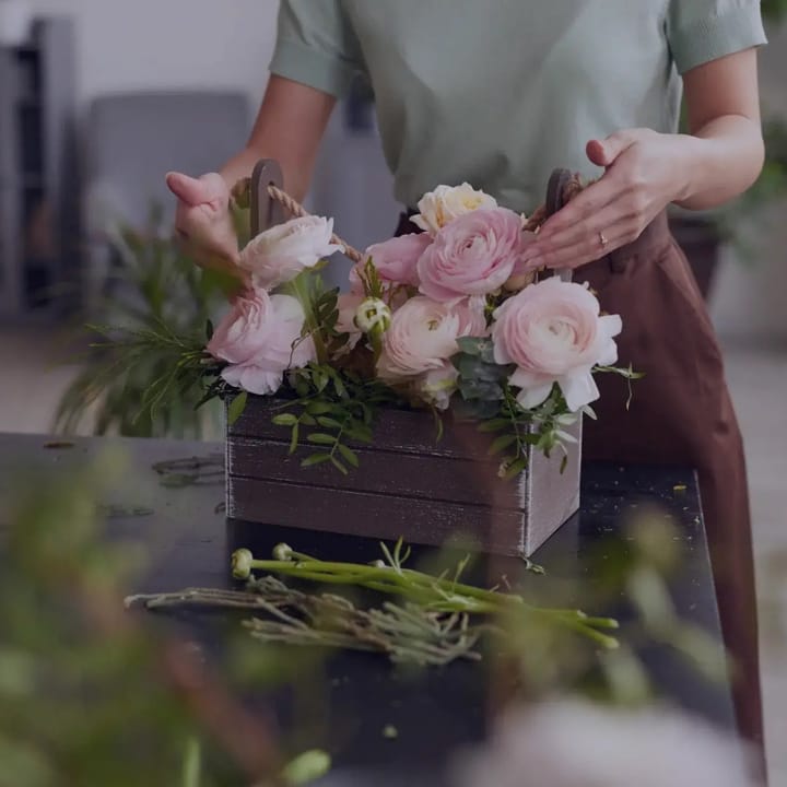 Grace & Blooms Naples florist crafting elegant floral designs for Naples flower delivery. Refined, intentional compositions that reflect Naples Lakes sophistication.